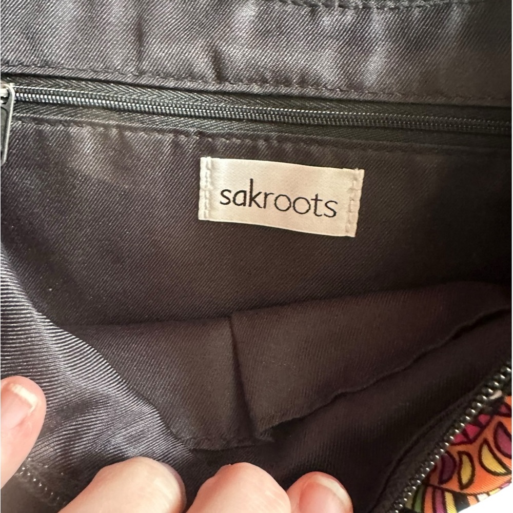 Sakroots Women’s Foldover Crossbody Bag – Eco-Twill - Picture 11 of 16